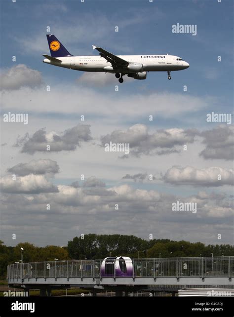 Terminal 5 Heathrow Transport Pods Hi Res Stock Photography And Images