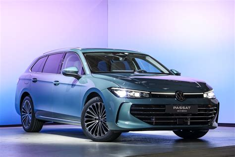 Iaa Munich 2023 Volkswagen Passat Ehybrid First Contact With The Plug In Hybrid Station Wagon