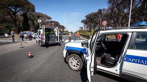 Incidente Mortale A Roma Due Turisti Uccisi Su Via Cristoforo Colombo