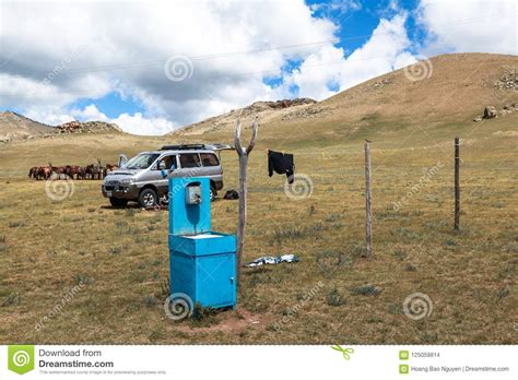 La Vie De Nomade Du Mongolian Sur La Savane Image stock éditorial