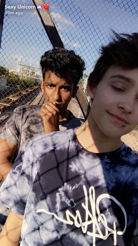 Pin By Jayden Neal On Justin Blake My Gay Trans Bean Justin Blake Justin Drew Blake Pretty Men