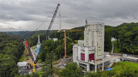 Dlr Methan Tank Schwebt Ber Dem Dlr Standort Lampoldshaus