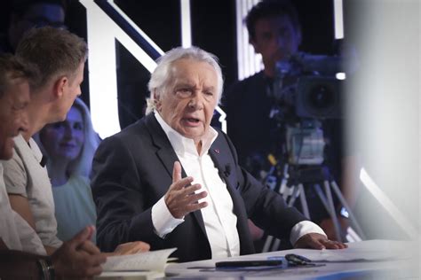 Photo Exclusif Michel Sardou Sur Le Plateau De L Mission Touche