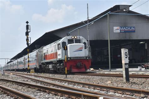 Tentang Kereta Api Surabaya Madiun Baru