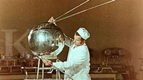 SEJARAH SPUTNIK Uni Soviet Luncurkan Satelit Buatan Pertama Di Dunia