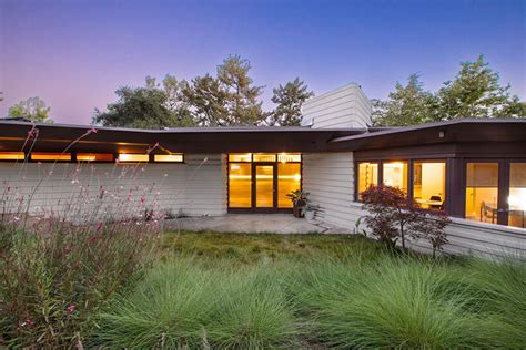 lloyd wright's house in california embraces oblique angles and abundant ...