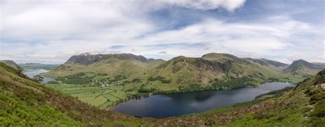 Hiking up to High Stile, overlooking Buttermere. Lake District, UK : r ...