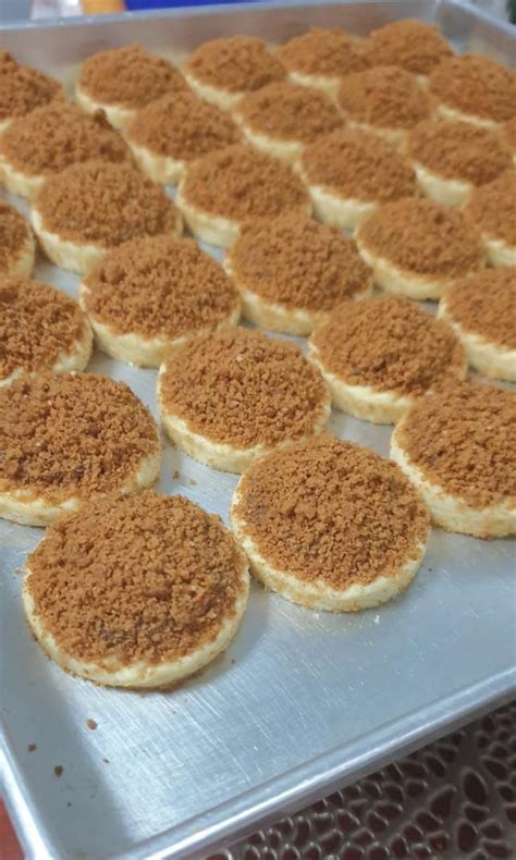 Halal Tarts Mini And Mega Nutella Ovomaltine Biscoff Pineapple Ball