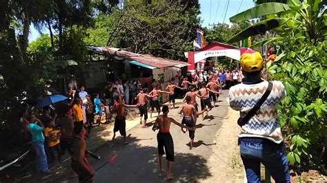 Tarian Cakalele Dari Negeri Kilang Ambon Gunung Youtube