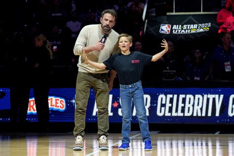 Ben Affleck And Son Samuel Nba All Star Celebrity Game Pic