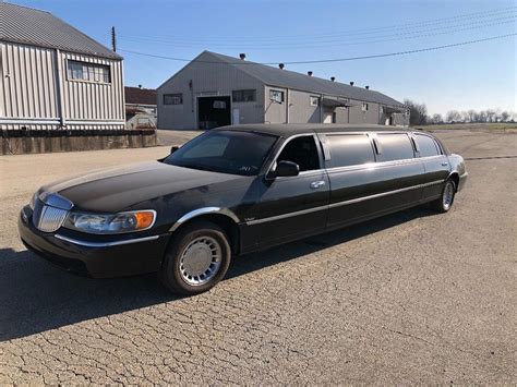 Good Shape 1998 Lincoln Town Car Limousine For Sale