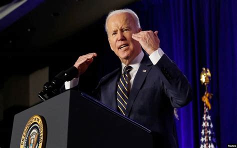 Biden examina si puede cerrar la frontera con México