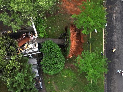 7 Tornadoes Touch Down In Mid Atlantic Fallen Tree Kills 2 Year Old In Michigan Abc News