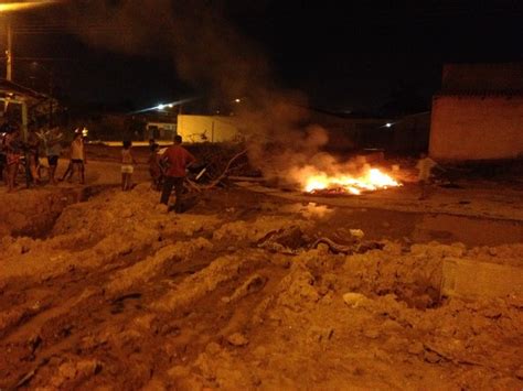 G1 Moradores Bloqueiam Avenidas De Porto Velho Em Protesto Por