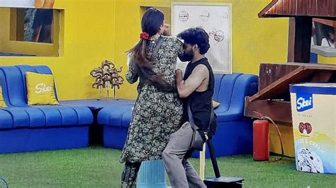 Bigg Boss Malayalam Season Jasmine Vs