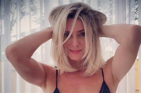 No estilo Babalú Letícia Spiller posa poderosa de lingerie Alagoas 24 Horas Líder em