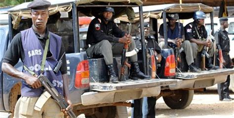 Alleged Murder Police Rescues Foreigner From Mob Warns Nigerians To Stop Jungle Justice