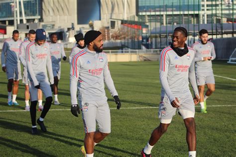 OL Alexandre Lacazette et Thiago Mendes à lentraînement