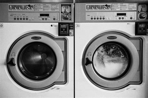 2 washing machines in use - Ziker