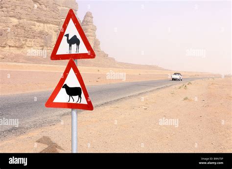 Roadsign Hi Res Stock Photography And Images Alamy