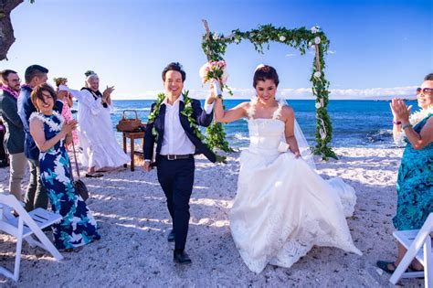 Beach Glass Weddings | Custom Hawaiian Beach Weddings