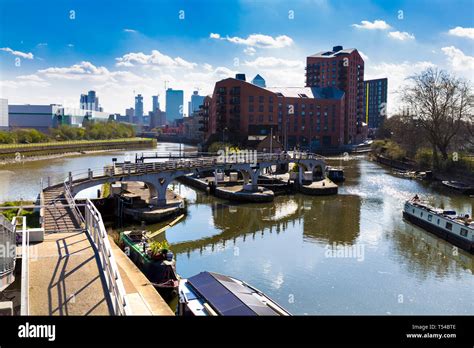 Bow Locks Bi Directional Locks In Bromley By Bow And South Bromley On