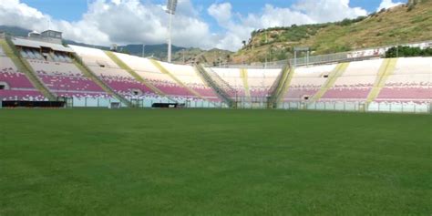 Stadio Franco Scoglio Aumentano Le Tariffe Per L Acr Messina