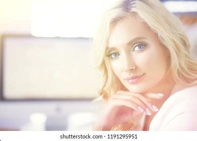 Стоковая фотография 178649900 Closeup Beautiful Young Woman Lying On