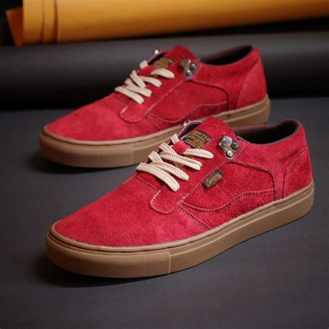 Sepatu Pria Sneakers Kulit Suede Temali Original Cevany Merah Lazada