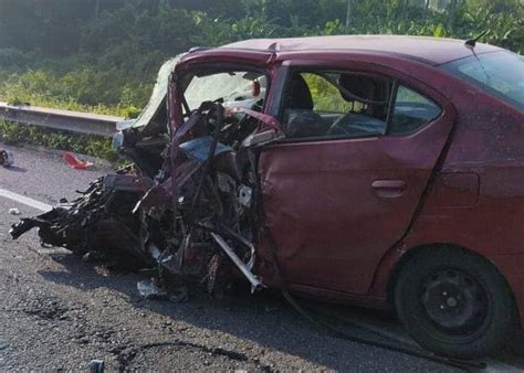 Un muerto y un herido deja choque entre tráiler y coche en la Siglo 21