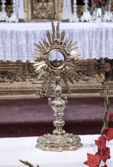 Noticias y actualidad Solemne Triduo al Santísimo Sacramento del Altar