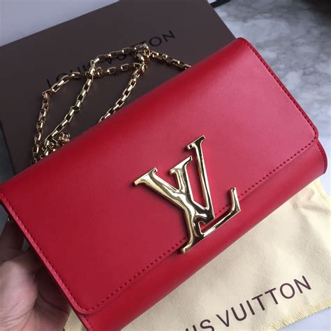 Louis Vuitton Woman Lv Louis Chain Clutch Bag Red Color Louis Vuitton