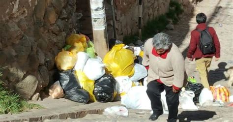 Cusco Multarán Con S 840 A Vecinos Que Dejen Basura Fuera De Horario En Wanchaq Sociedad