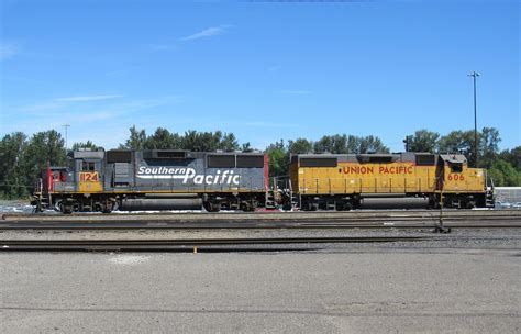 UP 1124 606 Two Ex Southern Pacific Engines Sitting At B Flickr