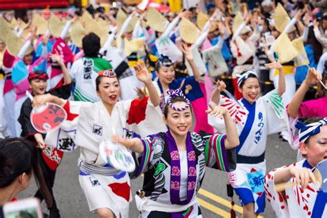 Les femmes enfin autorisées à participer aux festivals japonais face au