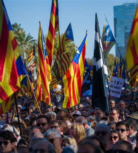 Silbidos Contra Forcadell En El Acto Del Aniversario Del O