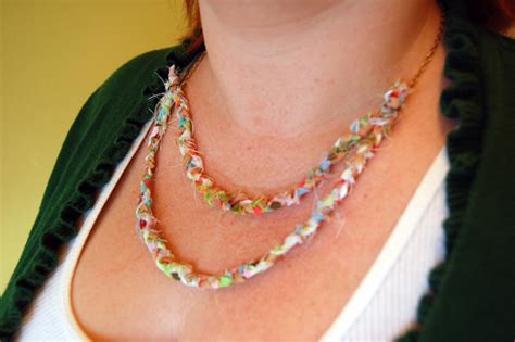 How To Tuesdays Fabric Scrap Necklace Make