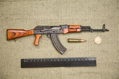 Макет автомата Калашникова АКМ в масштабе 1:3 купить по цене 42000 руб ...