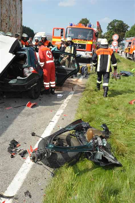 Bei Einem Schweren Unfall Bei Hohenlinden Kreis Ebersberg Auf Der