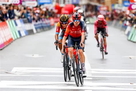 Giro D Italia Santiago Buitrago Vince Sulle Tre Cime Di Lavaredo