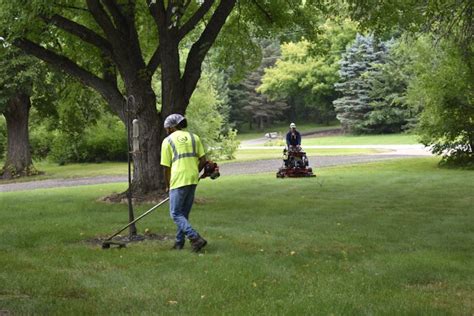 Lawn Crew Member Hantho Outdoor Services