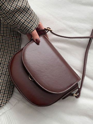 Olivia Mark Minimalist Flap Saddle Bag Women Crossbody Bags Bags