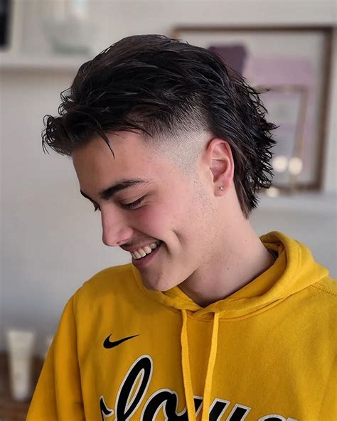 35 Hockey Flow Haircuts For 2023 Classic And Modern Variations Hood Mwr