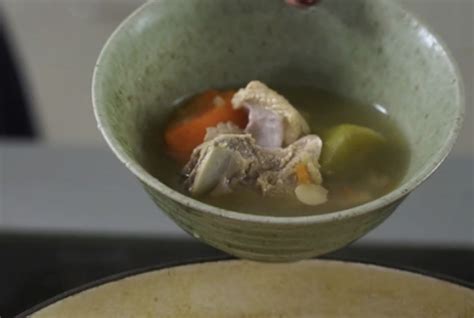 青紅蘿蔔粟米豬骨湯green Radish Carrot And Corn Soup With Pork Bone食譜、做法 Janet