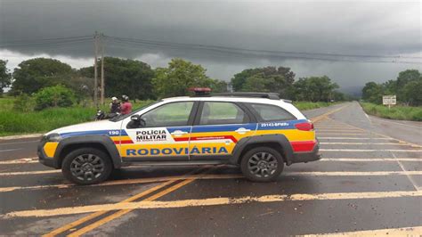 Motorista Embriagado Preso Portando Arma De Fogo Na Mg Em