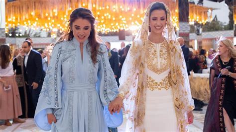 Every Photo From Rajwa Alsaif Henna Hosted By Queen Rania