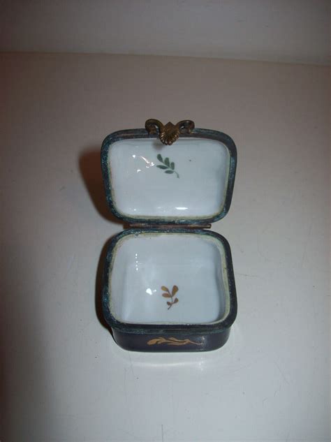 Boite Pilulier Ancienne Me En Porcelaine Ebay