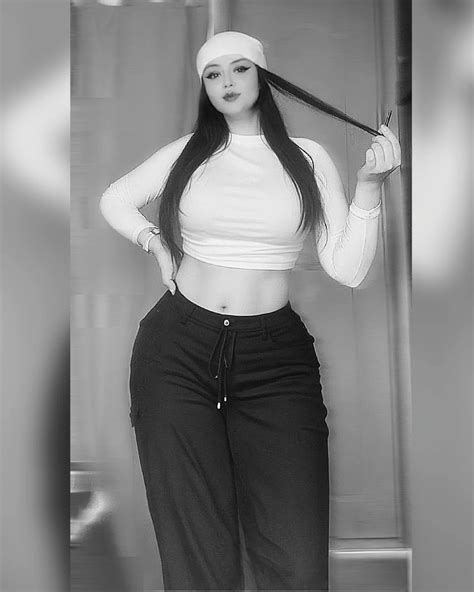 Adriana - Vamos por unas empanaditas 😋 Nataly Ospina 🫶 Yo invito 😁