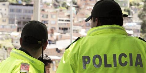 En video Capturan a dos policías en Medellín por presunta extorsión