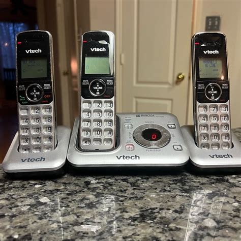 Vtech Other Vetch Digital Answering System With Three Phones And All Cords Model Cs64292